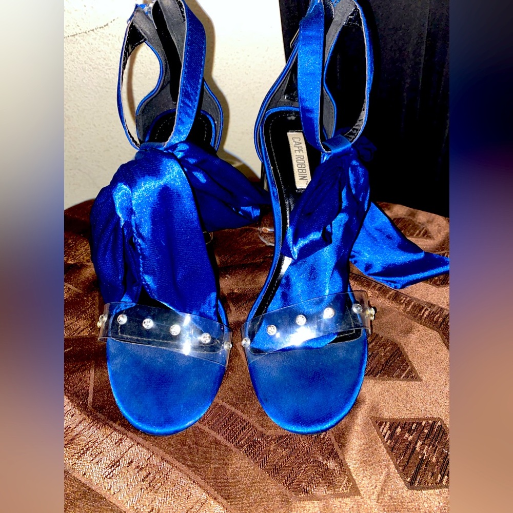 Cape Robin Blue clear bottom Heel